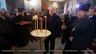 لوكاشنكو يضيء شمعة بمناسبة عيد الميلاد الأثوذوكسي 