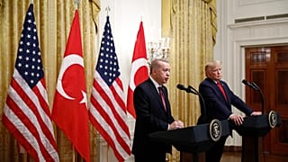 Cumhurbaşkanı Recep Tayyip Erdoğan, Beyaz Saray'da ABD'nin o dönemki Başkanı Donald Trump ile beraber, 13 Kasım 2019