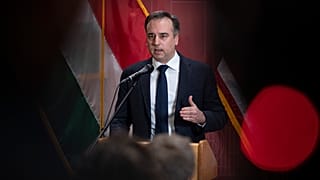  David Pressman sajtótájékoztatót tart a nagykövetségen 2025. január 7-én