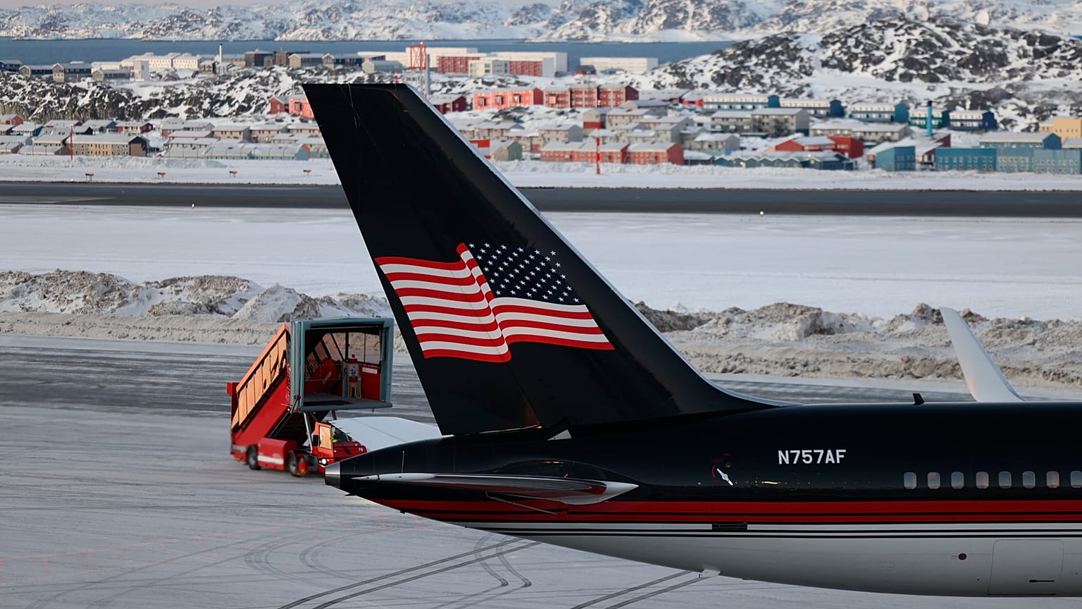 Un avión con Donald Trump Jr. aterriza en Nuuk, Groenlandia, el martes 7 de enero de 2025.