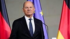Le chancelier allemand Olaf Scholz fait une déclaration à la chancellerie à Berlin, Allemagne, mercredi 8 janvier 2025. 