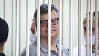 Viktar Babaryka, opositor encarcelado, durante su juicio en Minsk, Bielorrusia, el 6 de julio de 2021.