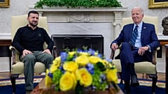 الرئيس الأمريكي جو بايدن يلتقي الرئيس الأوكراني فولوديمير زيلينسكي في المكتب البيضاوي بالبيت الأبيض في واشنطن 26 أيلول سبتمبر 2024