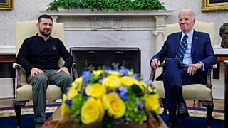 الرئيس الأمريكي جو بايدن يلتقي الرئيس الأوكراني فولوديمير زيلينسكي في المكتب البيضاوي بالبيت الأبيض في واشنطن 26 أيلول سبتمبر 2024