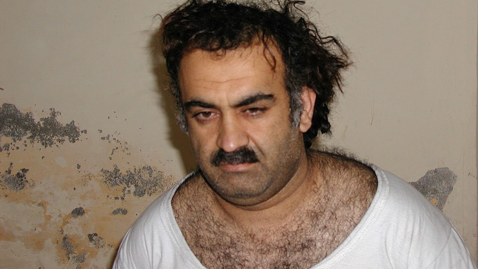 Halid Şeyh Muhammed'in Pakistan'da çekildiği düşünülen fotoğrafı, 1 Mart 2003