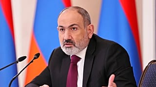Ermenistan Başbakanı Nikol Paşinyan 10 Ocak 2023, Salı günü Erivan'da düzenlediği basın toplantısında konuşuyor
