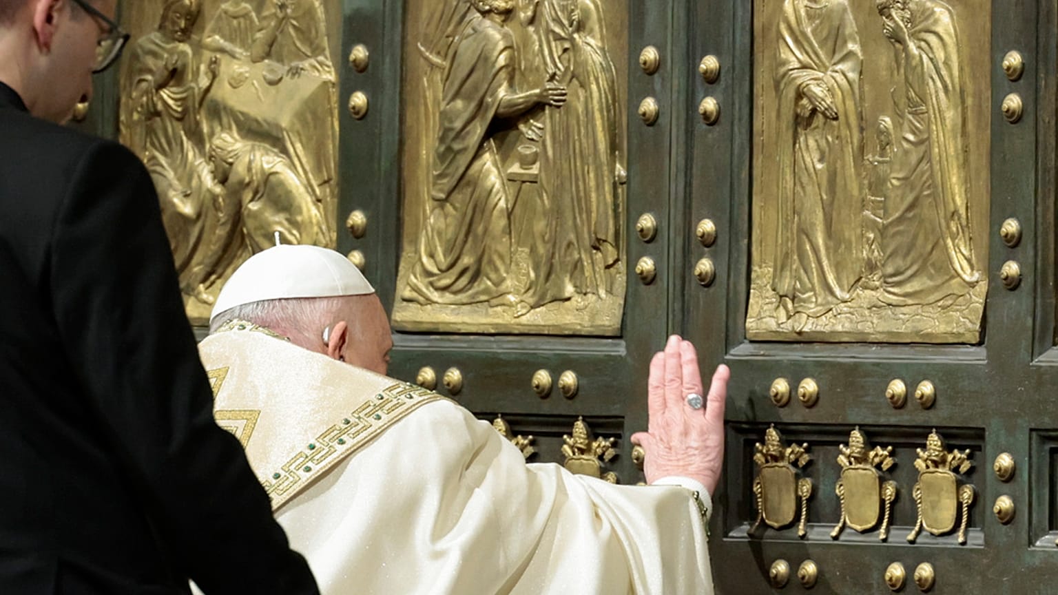 Papież Franciszek otworzył Drzwi Święte w Bazylice Świętego Piotra, tym samym zainaugurował Jubileusz 2025. 