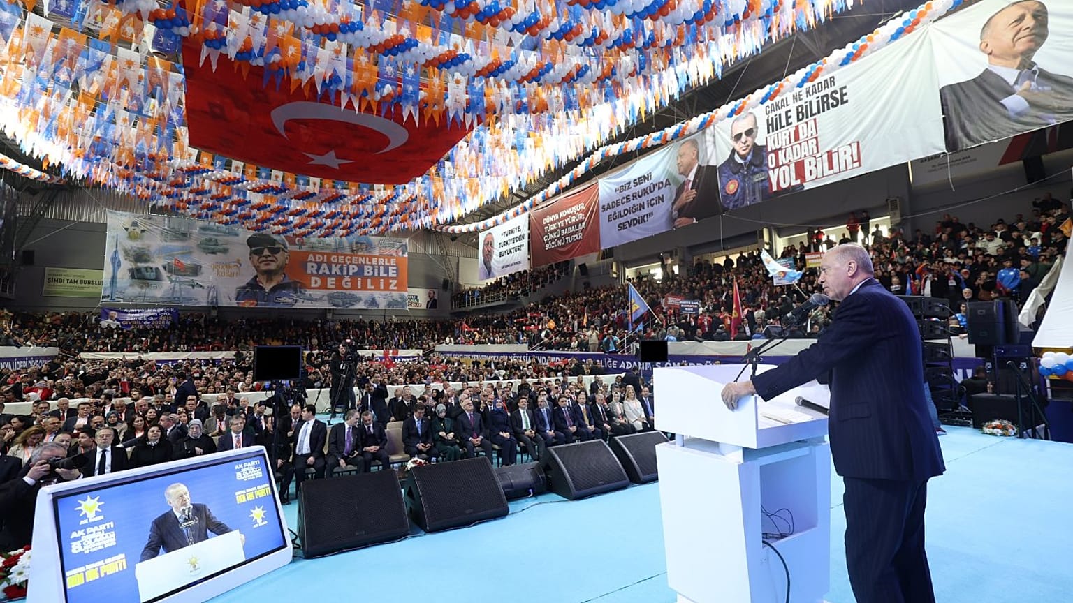 Erdoğan partisinin Denizli'deki kongresindeydi.