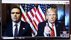 Trump e o advogado Todd Blanche participaram na audiência por videoconferência