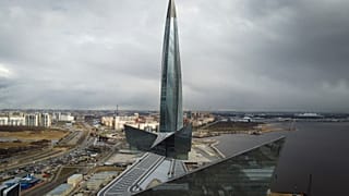 Vista de la torre empresarial Lakhta Centre, sede del monopolio gasístico ruso Gazprom en San Petersburgo, Rusia, el 27 de abril de 2022.