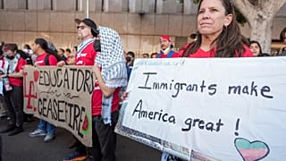 Los Angeles'ta aralık ayında düzenlenen göçmen yanlısı bir yürüyüş