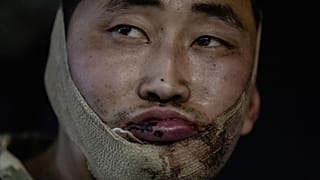 Один из захваченных в плен северокорейских военных