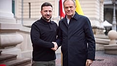 Donald Tusk ve Volodymyr Zelenskyy 
