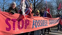 Activistas climáticos de Extinction Rebellion en una protesta en La Haya, Países Bajos, 11 de enero de 2025.