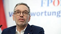 Der Vorsitzende der Freiheitlichen Partei Österreichs, Herbert Kickl, spricht bei einer Pressekonferenz in Wien, Österreich, Dienstag, 7. Januar 2025. 