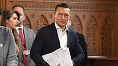 Rogán Antal, a Miniszterelnöki Kabinetirodát vezető miniszter a parlamentben