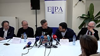 A Hamász gázai túszok családjainak sajtótájékoztatója 2025. január 14-én, kedden Brüsszelben. 