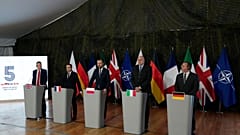 Beş NATO ülkesinin savunma bakanlarının savunma planlarının koordinasyonu ve Ukrayna'ya destek konularını görüşmek üzere Varşova'da yaptıkları toplantı, 13 Ocak 2025.