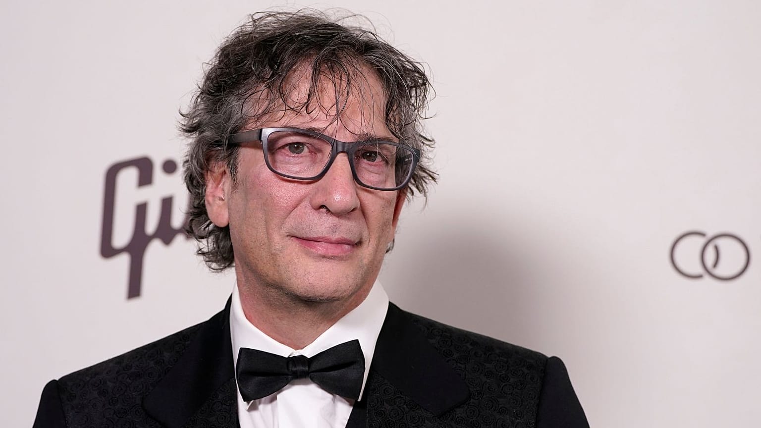 El autor de "The Sandman", Neil Gaiman, niega las acusaciones de agresión sexual mientras se suceden las denuncias