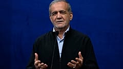 الرئيس الإيراني مسعود بيزشكيان يتحدث خلال مؤتمره الصحفي في طهران، إيران، الاثنين، 16 سبتمبر/أيلول 2024. 