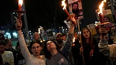 دوستان و خویشاوندان گروگان‌هایی اسرائیلی روز چهارشنبه در تل‌آویو