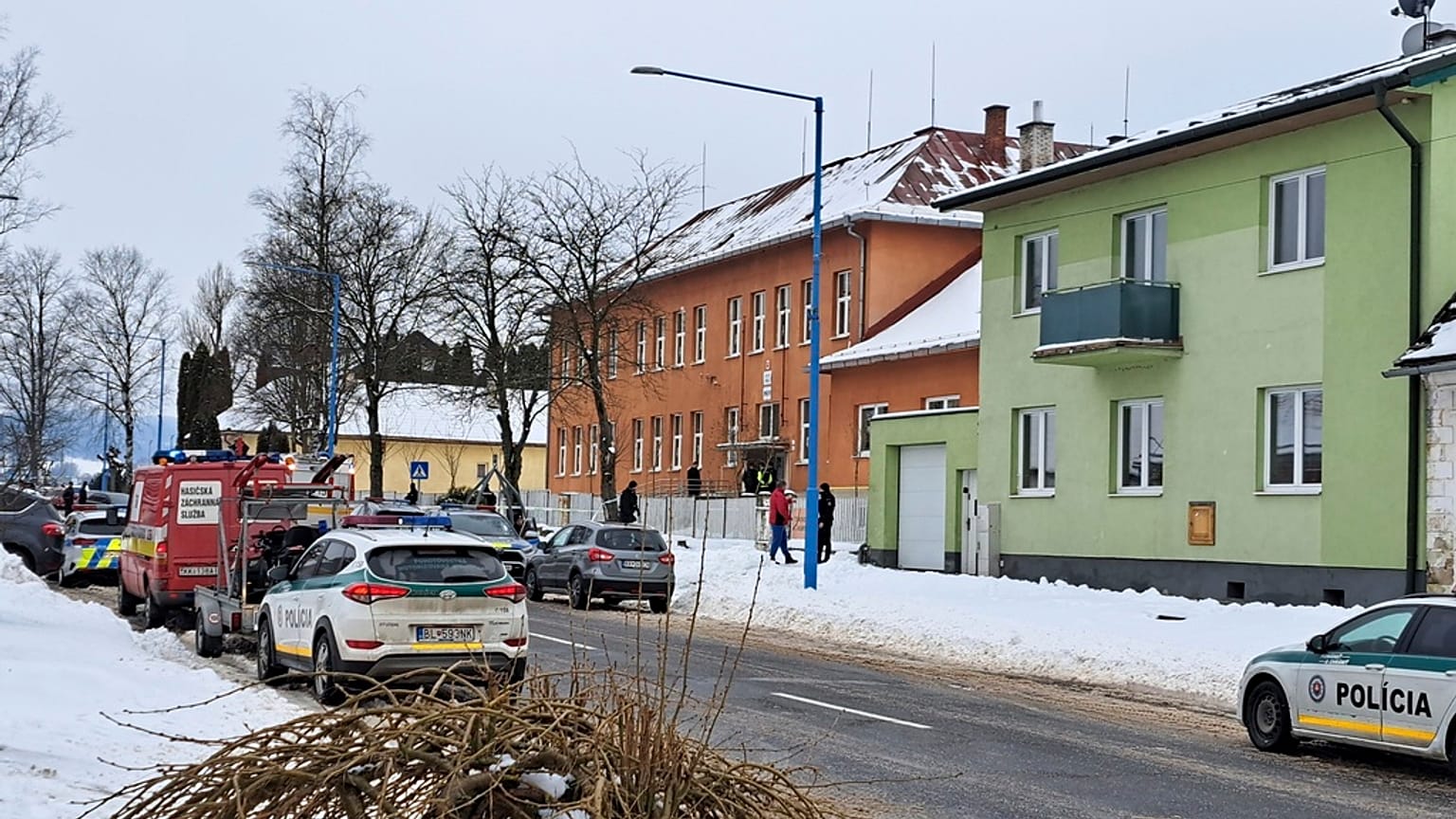 A szepesófalui középiskola, ahol a vérengzés történt - Szlovákia, 2025. január 16.