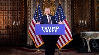 ABD'nin seçilmiş başkanı Donald Trump, Florida'daki Mar-a-Lago malikanesinde düzenlenen basın toplantısında konuşurken, 7 Ocak 2025