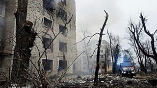 14 άτομα, μεταξύ των οποίων τέσσερα παιδιά, τραυματίστηκαν από το χτύπημα βαλλιστικού πυραύλου
