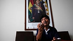 Bolivya'nın eski Devlet Başkanı Evo Morales, 21 Kasım 2024'te Chapare bölgesindeki Lauca N'de bir röportaj sırasında konuşuyor
