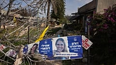 Φωτό με τη μία από τις τρεις Ισραηλινές ομήρους