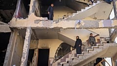 Los palestinos recorrieron escombros y edificios derruidos