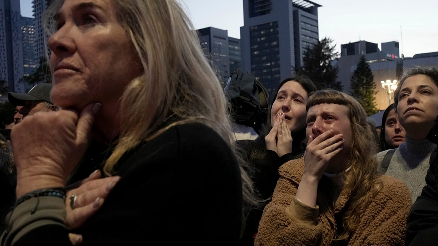 Αγωνία για τους συγγενείς και φίλους των ομήρων της Χαμάς. Τελ Αβίβ, 19 Ιανουαρίου 2025