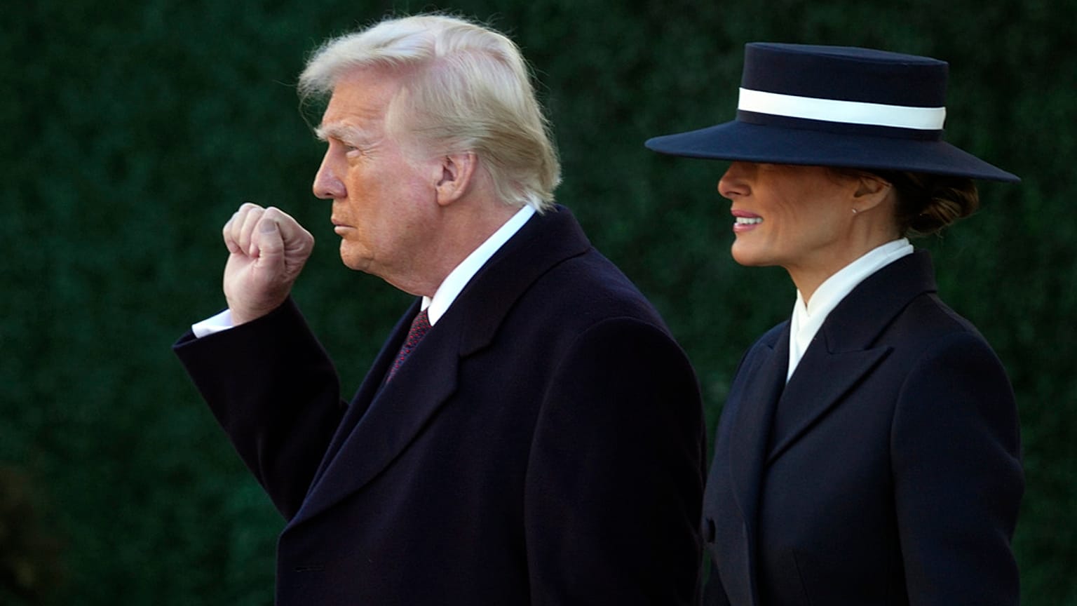 Donald Trump amerikai elnök a feleségével, Melania Trumppal