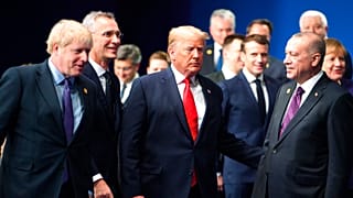 Cumhurbaşkanı Recep Tayyip Erdoğan, İngiltere'deki NATO zirvesinde ABD Başkanı Donald Trump ile beraber, 4 Aralık 2019