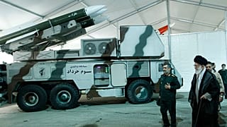 بازدید علی خامنه‌ای از نمایشگاه دستاوردهای نیروی هوافضای سپاه پاسداران ایران
