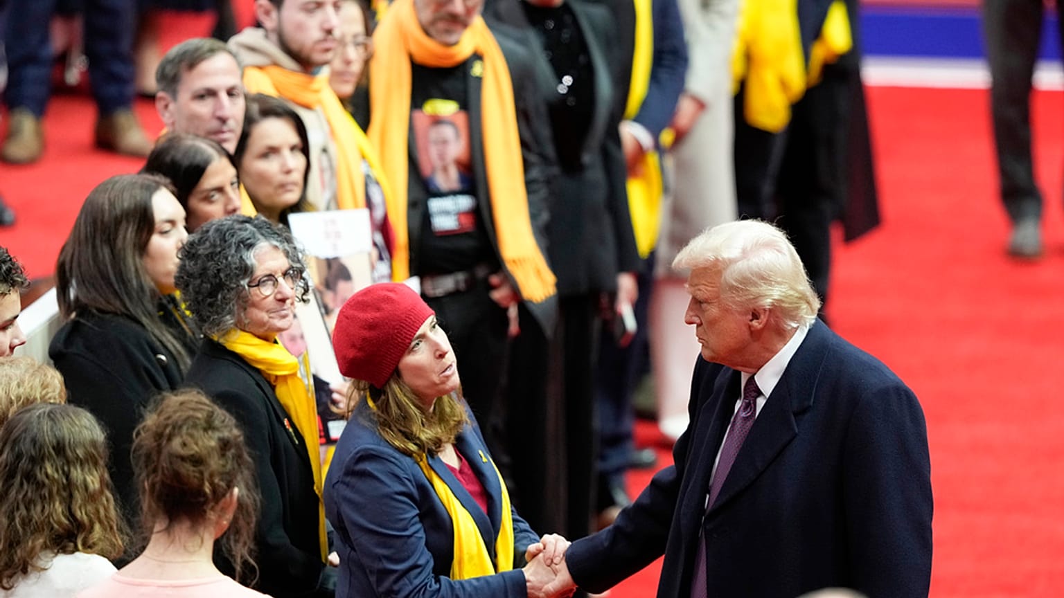 A Hamász izraeli túszainak rokonai találkoztak Donald Trumppal a beiktatási ünnepségen 2025. január 20-án