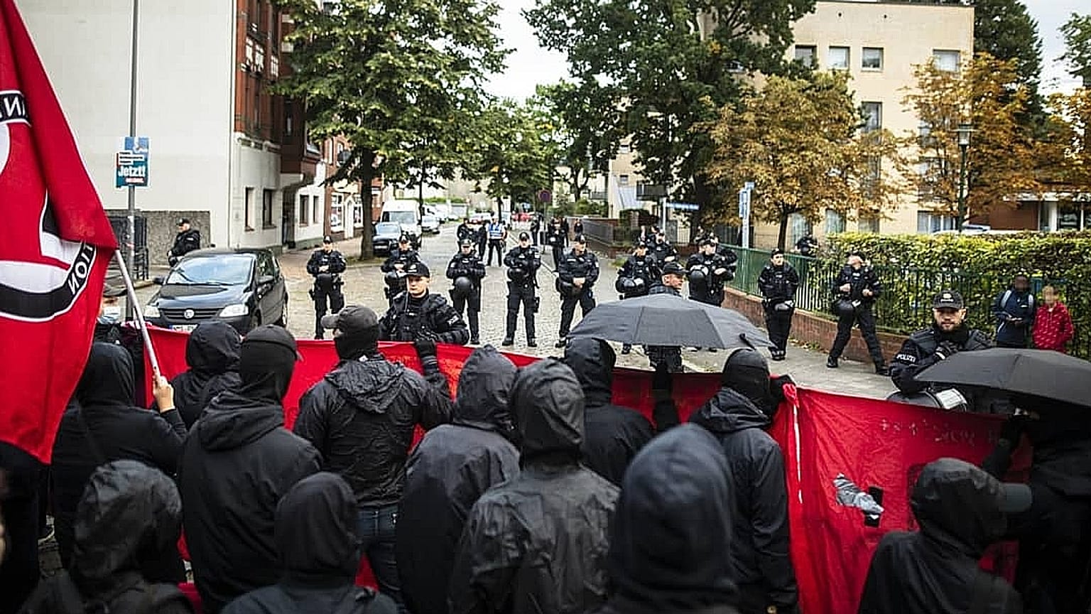 Archív fotó: szélsőbaloldali antifa tüntetők Németországban