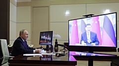 Videoschalte zwischen dem russischen Präsident Wladimir Putin und Chinas Staatschef Xi Jinping, Dienstag, 21. Januar 2025