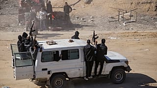 L'opération israélienne, baptisée "Mur de fer", doit durer plusieurs jours et a déjà provoqué la mort de 6 Palestiniens et fait au moins 35 blessés.