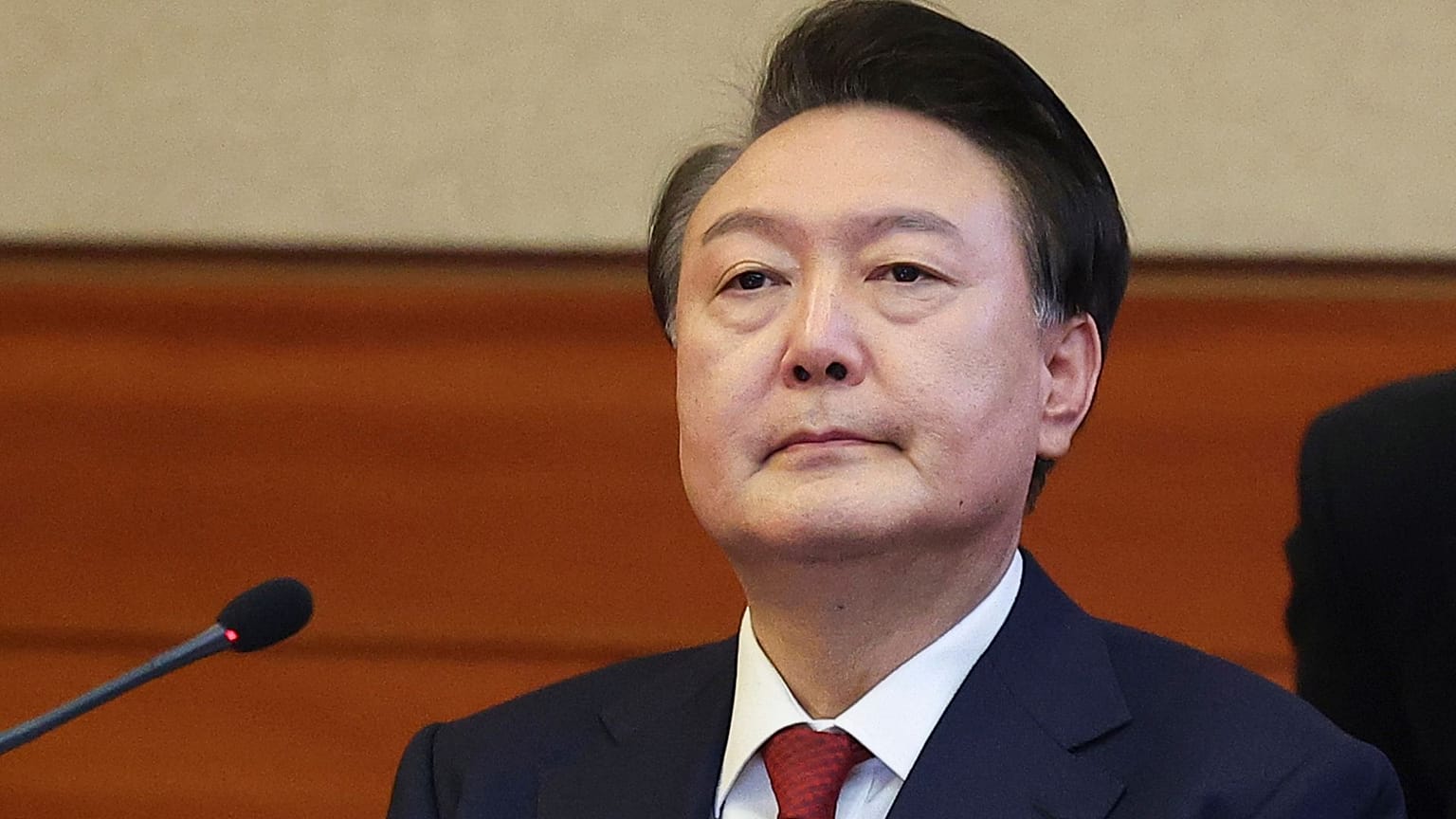 Görevden alınan Güney Kore Devlet Başkanı Yoon Suk Yeol, 21 Ocak 2025, Salı günü Güney Kore'nin başkenti Seul'deki Anayasa Mahkemesi'nde görülen görevden alma duruşmasına katıldı.
