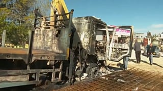مستوطنون يضرمون النار بسيارات الفلسطينيين في الضفة الغربية المحتلة