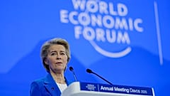 Ursula Von der Leyen przemawia w Davos.