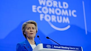 Ursula Von der Leyen przemawia w Davos.