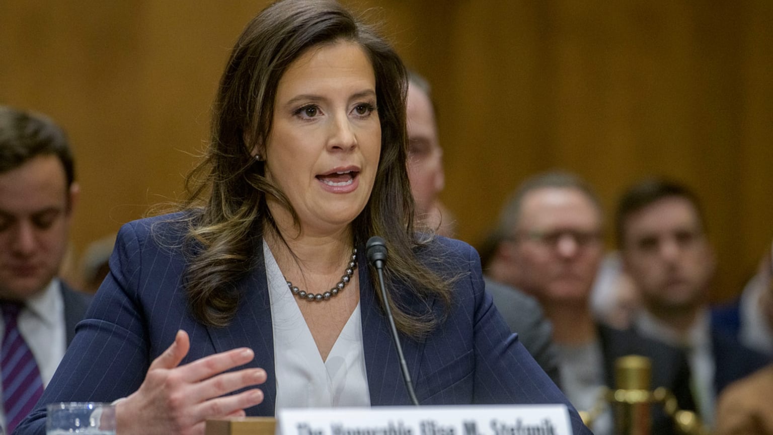 Elise Stefanik, az USA reménybeli ENSZ-nagykövete szenátusi meghallgatásán 2025. január 21-én