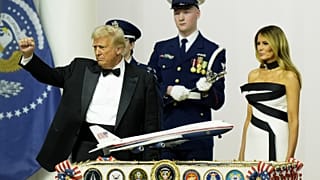 Az új amerikai elnök a hétfői beiktatási bálon