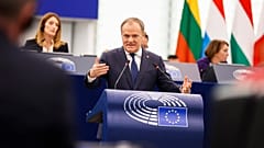 Премьер-министр Дональд Туск выступает в Европарламенте в Страсбурге