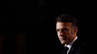 Fransa Cumhurbaşkanı Emmanuel Macron, 21 Ocak'ta Cesson-Sevigne'deki Fransız Ordusu Dijital Destek ve Siber Komutanlığı'nda Fransız Ordusu'na yeni yıl konuşmasını yaptı.