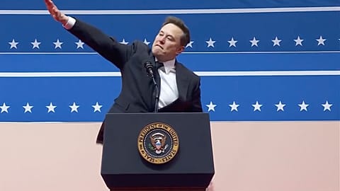 Musk gestikuliert während seiner Rede bei einer Parade anlässlich der Amtseinführung des Präsidenten in Washington, 20. Januar 2025