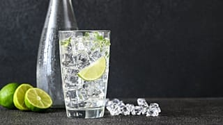 Une nouvelle étude affirme que l'eau gazeuse pourrait jouer un rôle dans la perte de poids