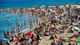 La Spagna ha introdotto nuove regole sugli affitti a breve termine per arginare il turismo eccessivo e far fronte alla carenza di alloggi.